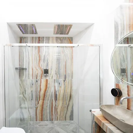 Alojamento de Acomodação e Pequeno-almoço Teulada Luxury 4*