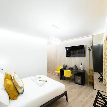 Alojamento de Acomodação e Pequeno-almoço Teulada Luxury 4*