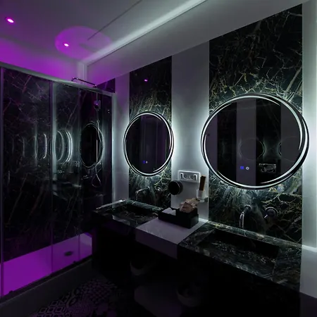 Alojamento de Acomodação e Pequeno-almoço Teulada Luxury Roma